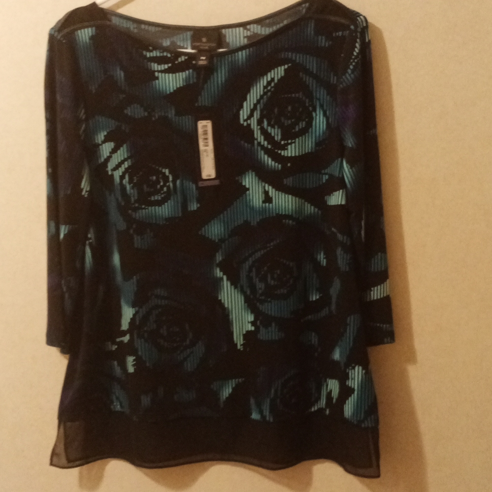 NWT. Worthington Women's Blouse